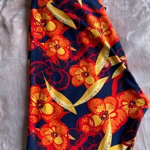 LuLaRoe Leggings TC2 , Black with Orange Florals